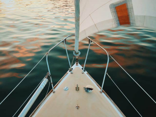 Navegando al Atardecer