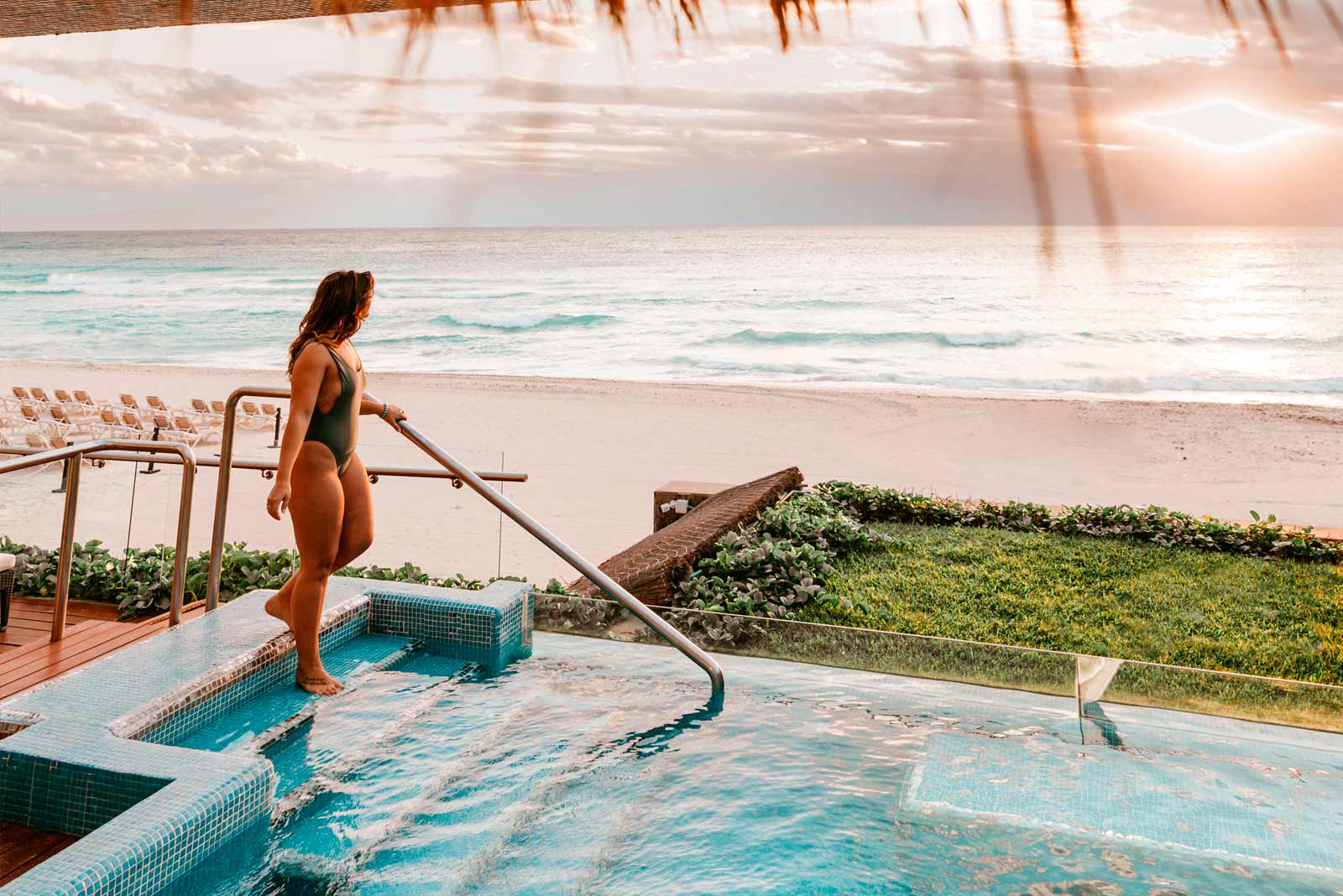 Estudio mic Imágenes Vectoriales, Gráfico Vectorial de Estudio mic |  DepositPhotos, image size:1600x1068