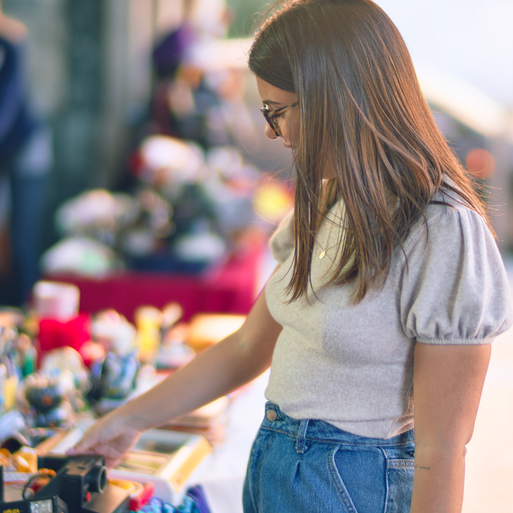 MERCADILLO SOLIDARIO