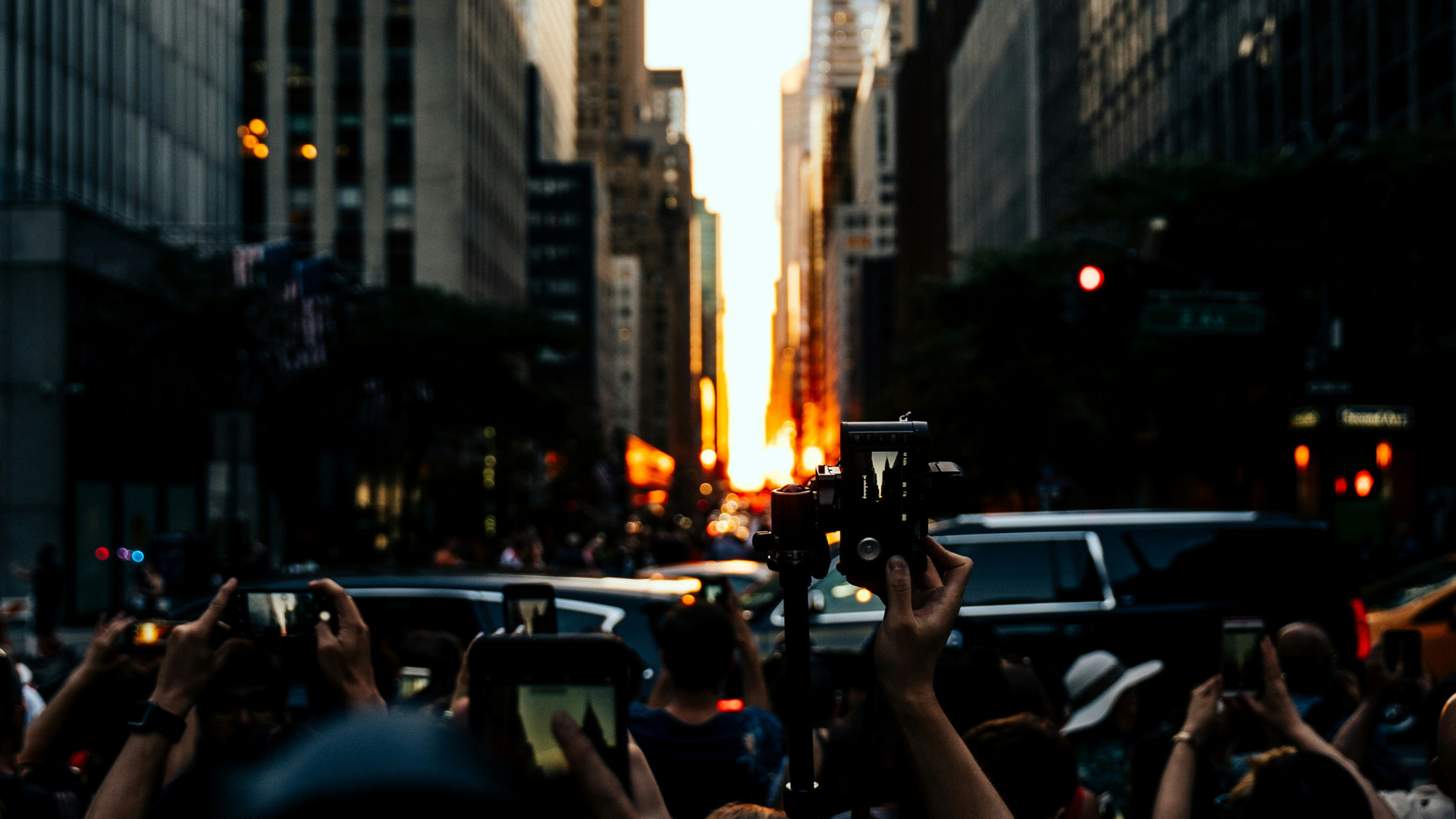 Manhattanhenge near Hard Rock Hotel New York