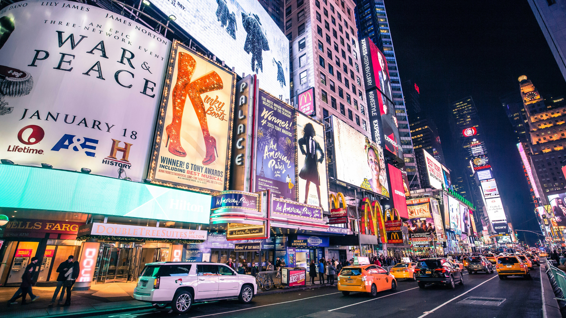 People outside a broadway theater near Hard Rock Hotel New York