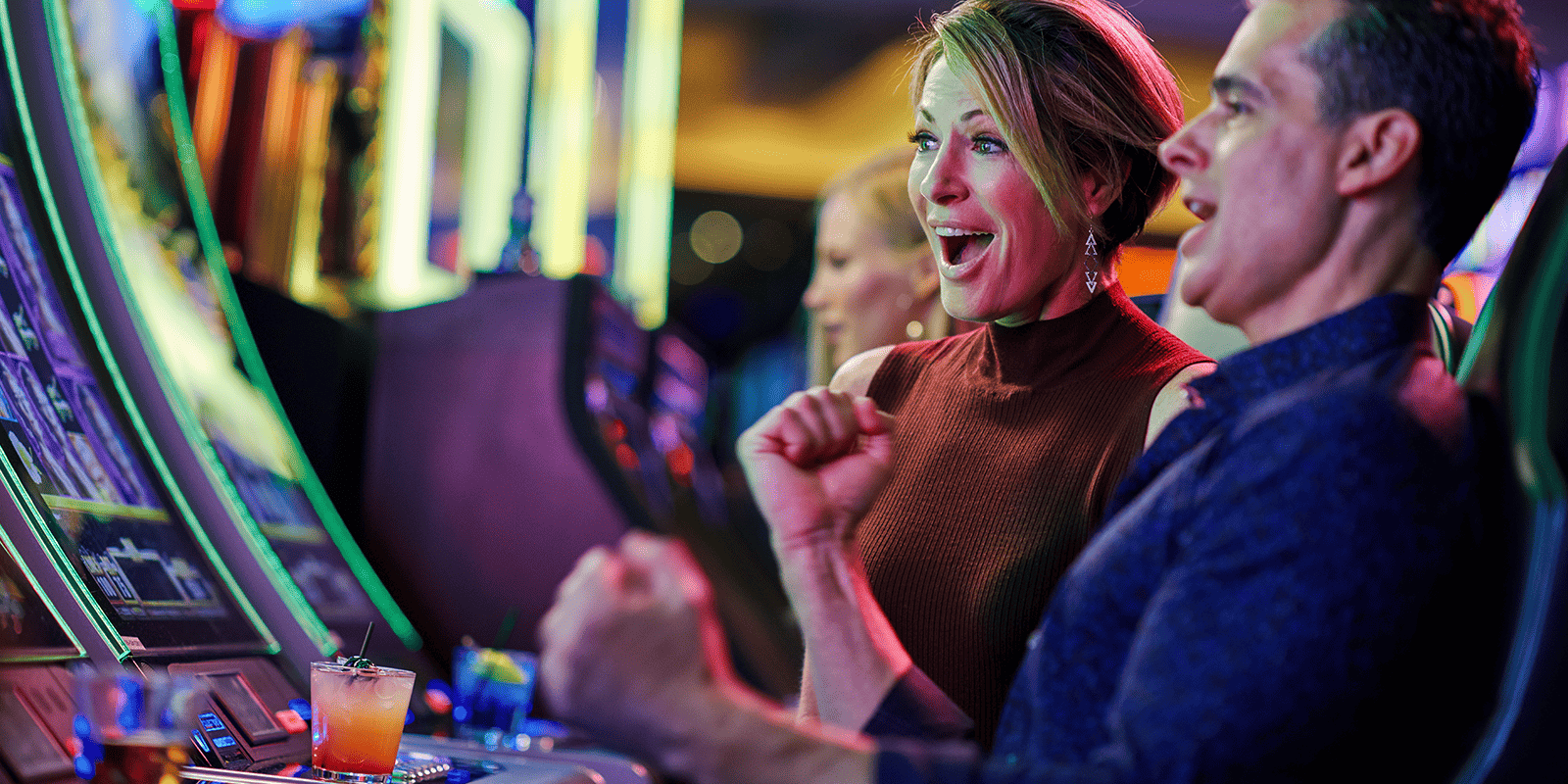 Vectores de Estudio mic, imágenes vectoriales | DepositPhotos, image size:1600x800